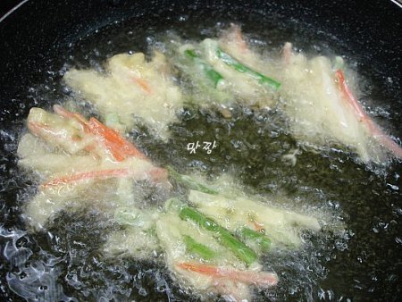 바삭튀김 이미지